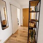 Boutique Im Ostseebad - Lichtdurchflutet & Stilvoll, Zwischen & Rasendem Roland Apartament