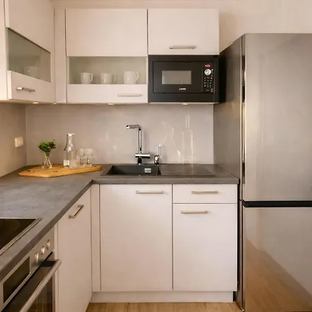 Boutique Im Ostseebad - Lichtdurchflutet&stilvoll, Zwischen Meer&rasendem Roland Apartment *